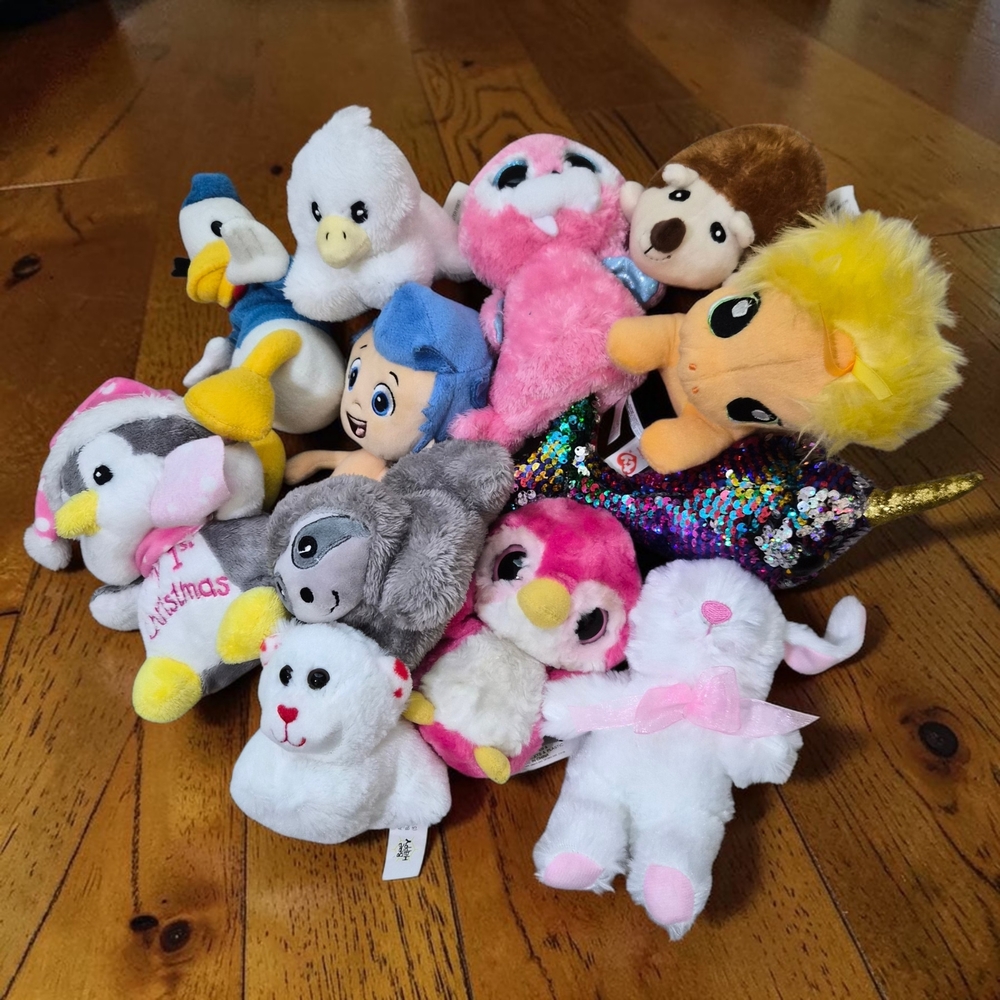 Assorted 6"- 8" Plush Toy Set